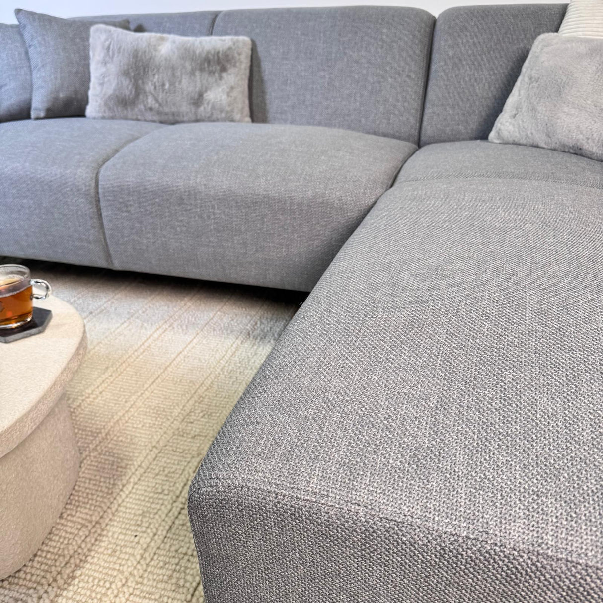Hjørnesofa med kompakt lounge gråblå genbrugstøj Moby - højre 