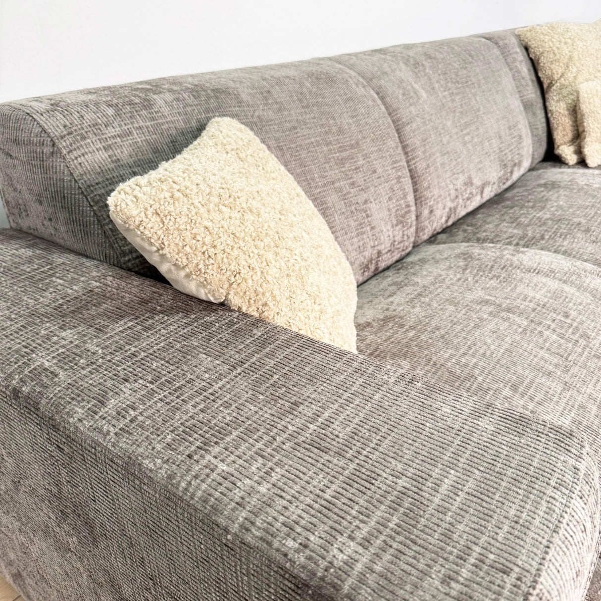 Hjørnesofa med chaiselong taupe chenille stof Manon - højre 