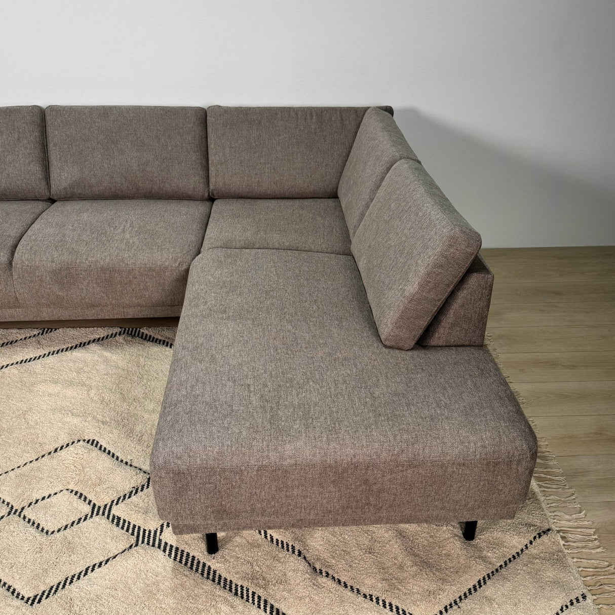Moderne 3-zits Hoekbank Rechts Taupe Stof Aniko met Lounger 240x197x78 cm