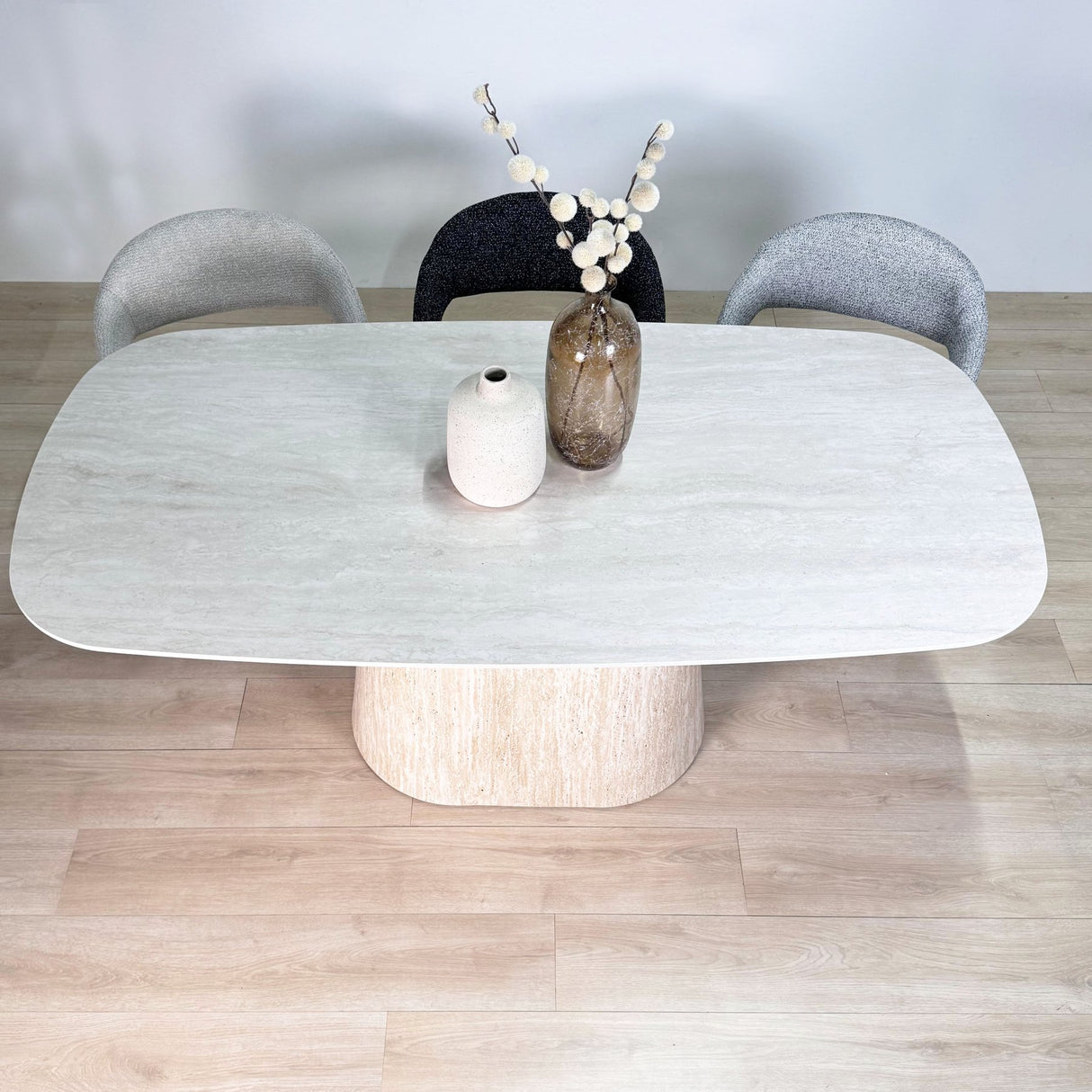 Spisestuestol Sæt af 4 Bouclé Beige Lisa - Sort Ramme 