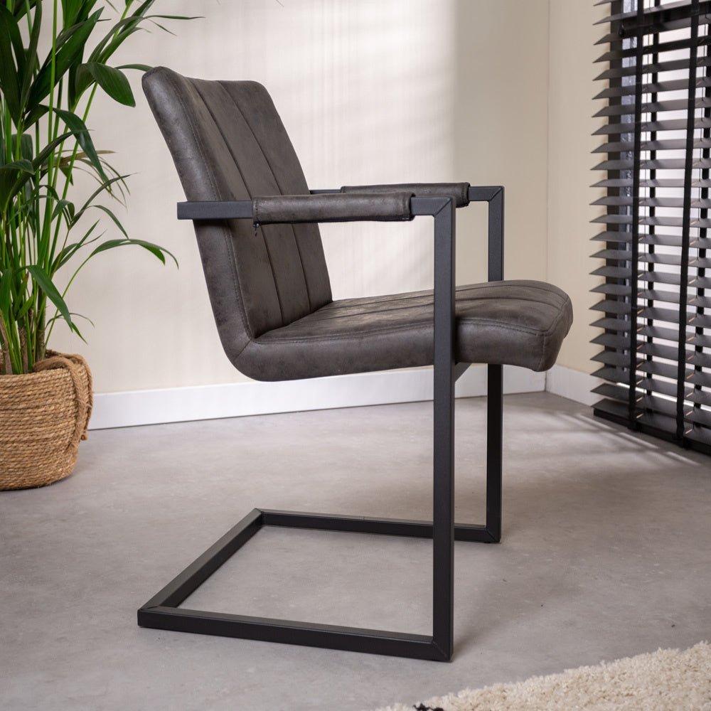 Spisestuestol Jackson Dimehouse Antracit LxBxH 71x58x54 Stof Atmosfærisk foto set fra siden