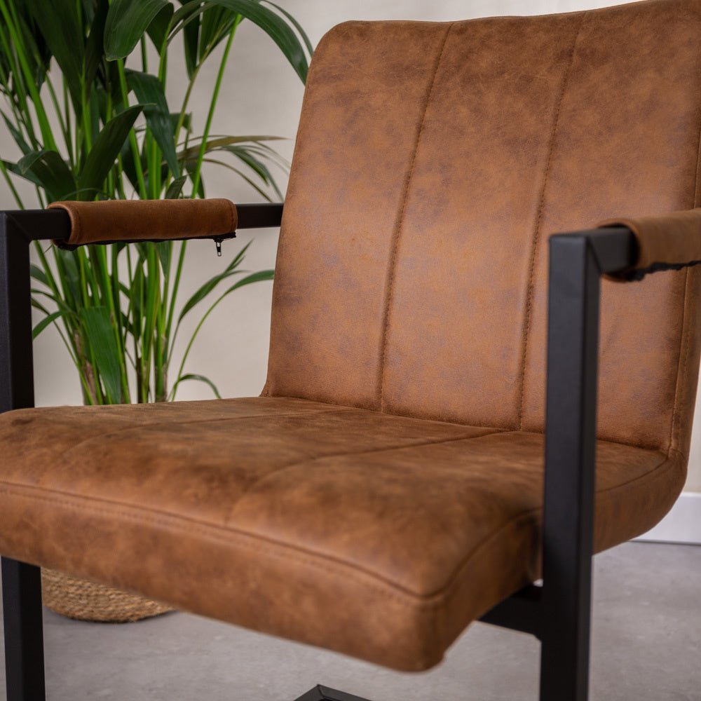 Spisestuestol Jackson Dimehouse Cognac LxBxH 71x58x54 Stof Atmosfærisk fotodetalje