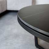 Sofabord Brady Black Dimehouse Sort LxBxH 80x80x11 Sintret sten Atmosfærisk fotodetalje