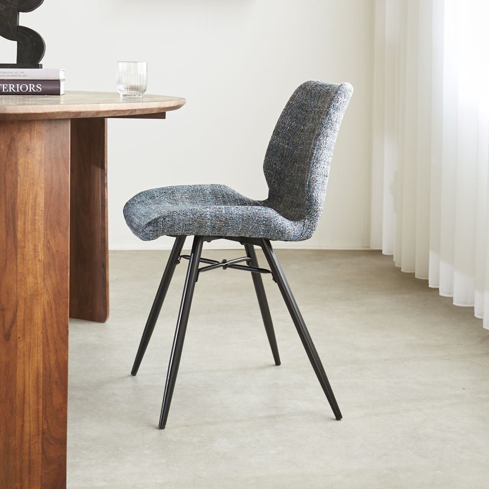 Spisestuestol Beau chenille Dimehouse Blå LxBxH 72x68x50 Stof Atmosfærisk foto fra siden