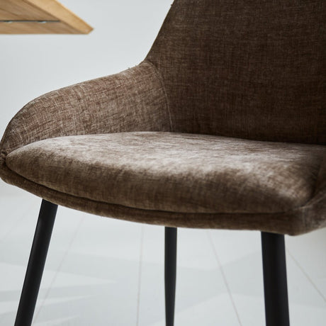 Spisestuestol Elle Dimehouse Taupe LxBxH 64x61x56 Stof Atmosfærisk fotodetalje
