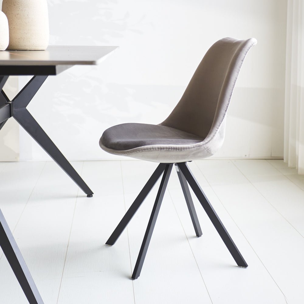 Spisestuestol Jace Dimehouse Antracit LxBxH 71x59x52 Stof Atmosfærisk foto set fra siden