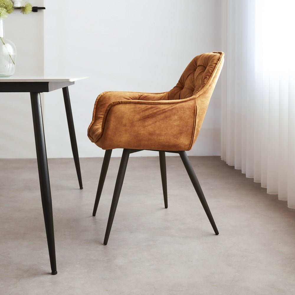 Spisestuestol Audrey Dimehouse Gul LxBxH 71x68x49 Stof Atmosfærisk foto fra siden