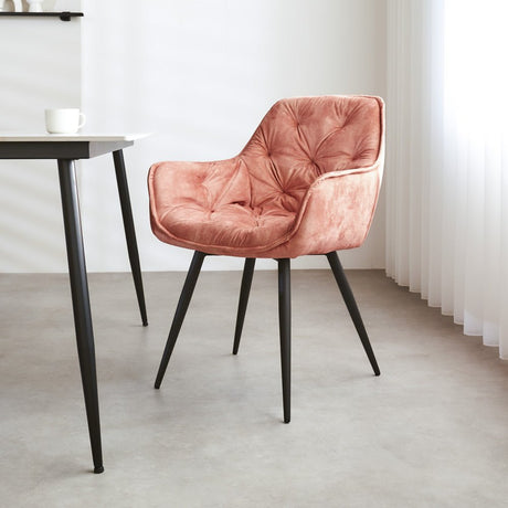 Spisestuestol Audrey Dimehouse Pink LxBxH 71x68x49 Stof Atmosfærisk foto diagonalt set forfra