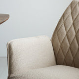 Spisestuestol Novan bouclé Dimehouse Beige LxBxH 67x59x57 Stof Atmosfærisk fotodetalje