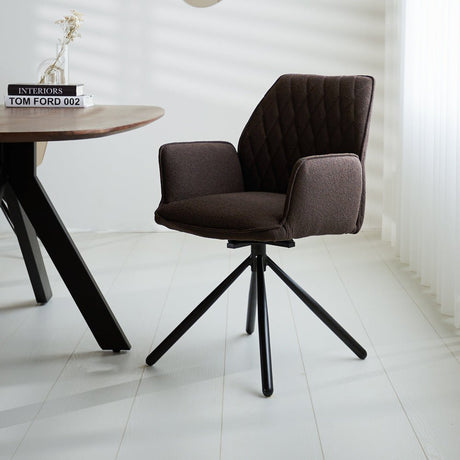 Spisestuestol Novan bouclé Dimehouse Brun LxBxH 67x59x57 Stof Atmosfærisk foto diagonalt set forfra