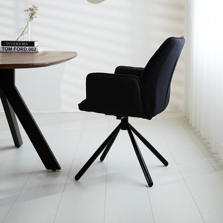 Spisestuestol Novan bouclé Dimehouse Sort LxBxH 67x59x57 Stof Atmosfærisk foto fra siden