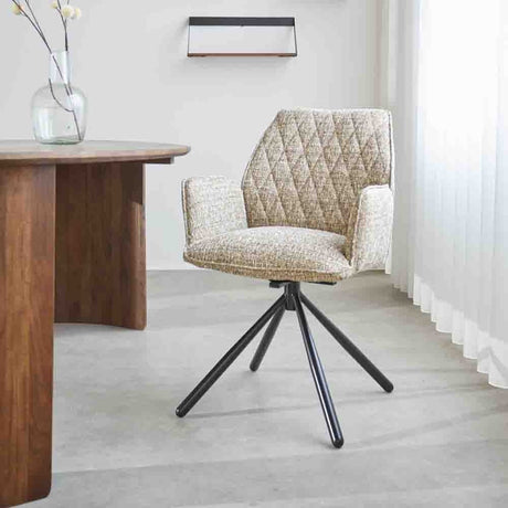 Spisestuestol Novan chenille Dimehouse Beige LxBxH 71x64x56 Stof Atmosfærisk foto diagonalt set forfra