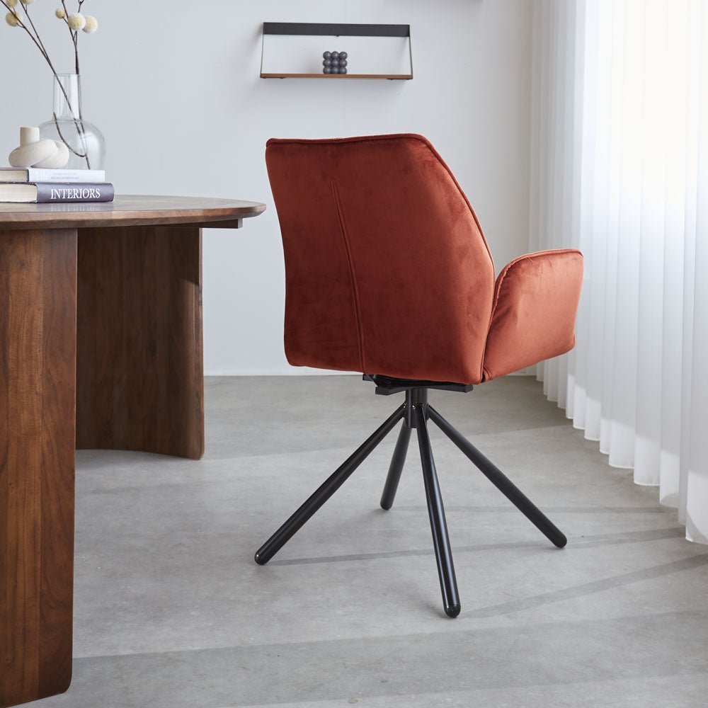 Spisestuestol Novan fløjl Dimehouse Kobber LxBxH 71x64x56 Stof Atmosfærisk foto diagonalt set bagfra