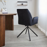 Spisestuestol Novan fløjl Dimehouse Sort LxBxH 71x64x56 Stof Atmosfærisk foto diagonalt set bagfra