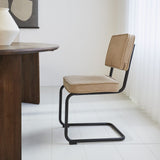 Spisestuestol Remo ribbet stof Dimehouse Brun LxBxH 56x55x51 Ribstof Atmosfærisk foto fra siden
