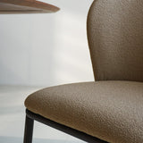 Spisestuestol Tess Dimehouse Taupe LxBxH 65x62x56 Stof Atmosfærisk fotodetalje