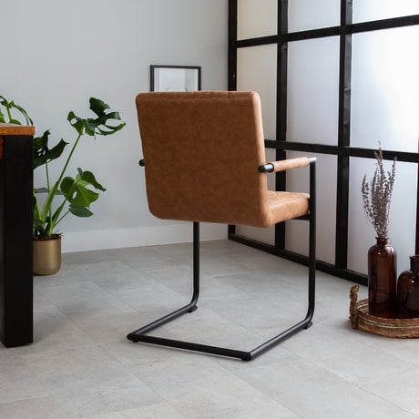 Spisestuestol Dean Dimehouse Cognac LxBxH 70x58x57 Stof Atmosfærisk foto diagonalt set bagfra