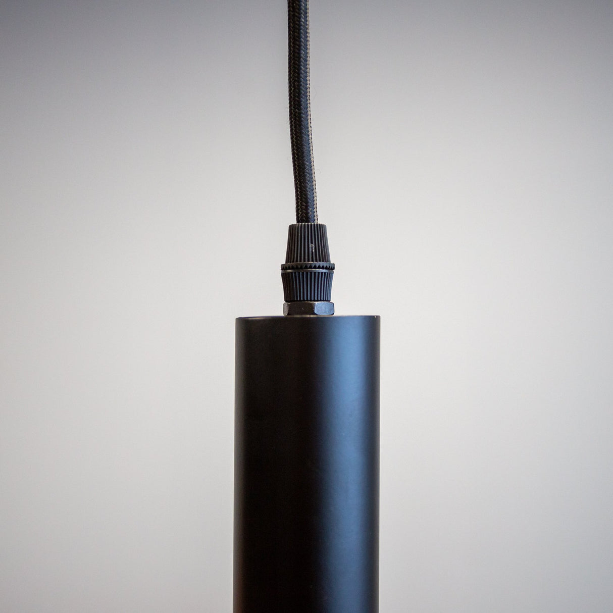 Hængelampe Katie Smokey Dimehouse Antracit LxBxH 29x22x21 Glas Atmosfærisk fotodetalje