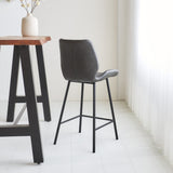 Barstol Beau kunstlæder Dimehouse Antracit LxBxH 82x54x52 Kunstlæder Atmosfærisk foto diagonalt set bagfra