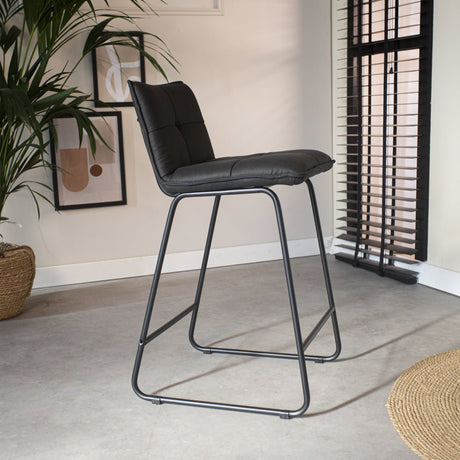 Barstol Jelle Dimehouse Antracit LxBxH 63x56x49 Mikrofiber Atmosfærisk foto set fra siden