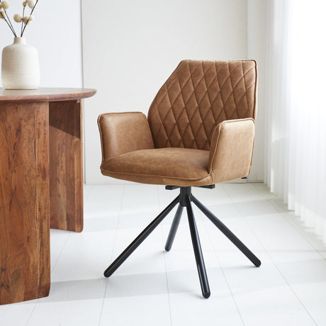 Spisestuestol Novan Microfiber Dimehouse Cognac LxBxH 71x64x56 Stof Atmosfærisk foto diagonalt set forfra