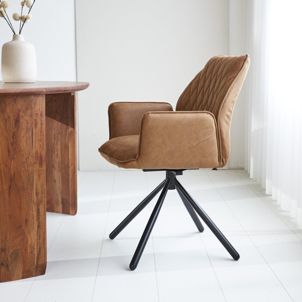 Spisestuestol Novan Microfiber Dimehouse Cognac LxBxH 71x64x56 Stof Atmosfærisk foto fra siden