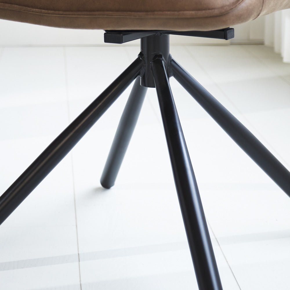 Spisestuestol Novan Microfiber Dimehouse Taupe LxBxH 71x64x56 Stof Atmosfærisk foto i situation