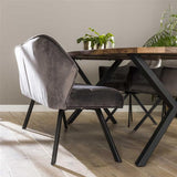 Spisesofa Romy DH Interiør Antracit LxBxH 196x81x58 Velvet Atmosfærisk foto diagonalt set forfra