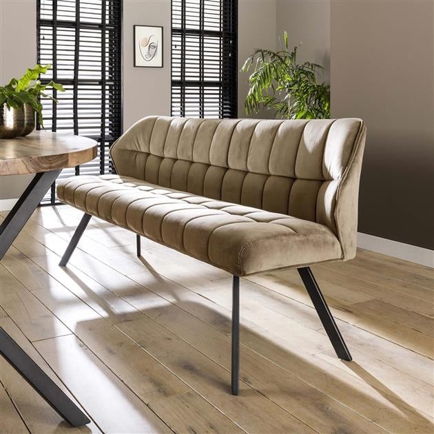 Spisesofa Romy DH Interiør Champagne LxBxH 190x60x48 Velvet Atmosfærisk foto diagonalt set forfra