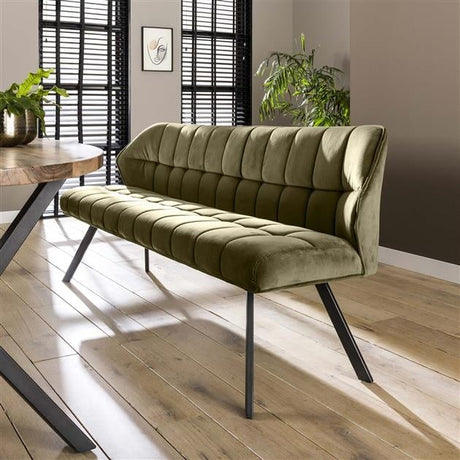 Spisesofa Romy DH Interiør Grøn LxBxH 188x59x48 Fløjl Atmosfærisk foto diagonalt set forfra