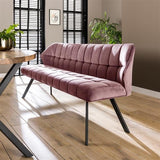 Spisesofa Romy DH Interiør Pink LxBxH 197x82x59 Velvet Atmosfærisk foto diagonalt set forfra