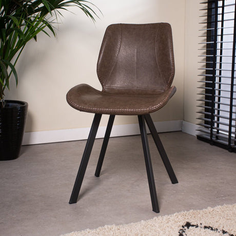 Spisestuestol Barry Dimehouse Taupe LxBxH 69x66x48 Kunstlæder Atmosfærisk foto diagonalt set forfra