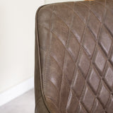 Spisestuestol Gian Dimehouse Taupe LxBxH 73x65x50 Kunstlæder Atmosfærisk fotodetalje