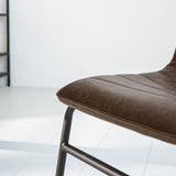 Spisestuestol Mark Dimehouse Taupe LxBxH 74x56x54 Kunstlæder Atmosfærisk fotodetalje