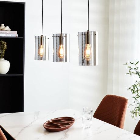 Hængelampe Hugo Dimehouse Antracit LxBxH 102x26x19 Glas Atmosfærisk foto diagonalt set forfra