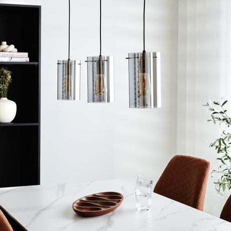 Hængelampe Hugo Dimehouse Antracit LxBxH 102x26x19 Glas Atmosfærisk foto diagonalt set forfra
