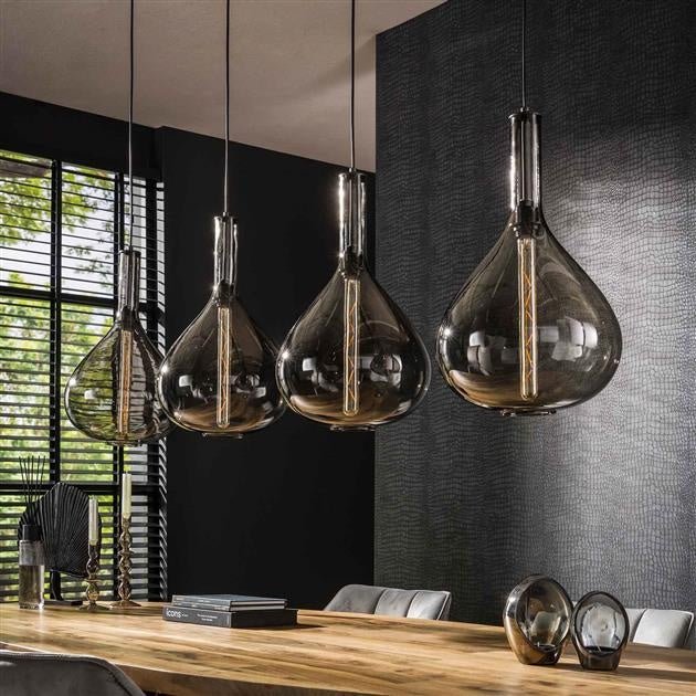 Hængelampe Karen DH Interiør Sort LxBxH 102x58x39 Metal Atmosfærisk foto diagonalt set forfra