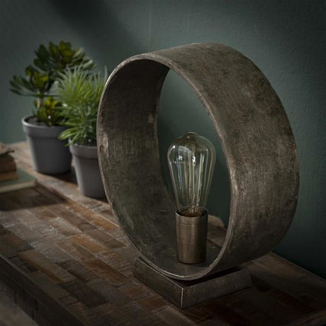 Bordlampe Drom DH Interiør Nikkel LxBxH 34x32x14 Nikkel Atmosfærisk foto diagonalt set forfra