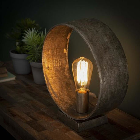 Bordlampe Drom DH Interiør Nikkel LxBxH 34x32x14 Nikkel Atmosfærisk foto diagonalt set forfra