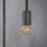 Lyskilde LED-glødetråd Kugle Ø4,5 DH Interiør Ravfarvet glas LxBxH 8x5x5 Ravfarvet glas Atmosfærisk foto diagonalt set forfra
