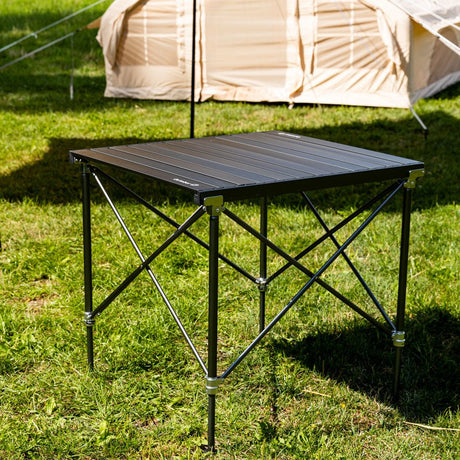 Campingbord Sammenklappeligt aluminium 72x65x51 cm Dimehouse Sort LxBxH 81x18x18 Aluminium Atmosfærisk foto diagonalt set forfra