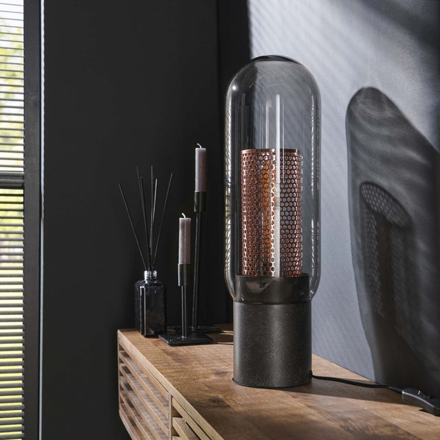 Bordlampe Hilda DH Interiør Sort LxBxH 46x38x21 Metal Atmosfærisk foto diagonalt set forfra