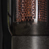 Bordlampe Hilda DH Interiør Sort LxBxH 46x38x21 Metal Atmosfærisk fotodetalje