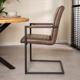 Spisestuestol BH Dimehouse Taupe LxBxH 73x59x58 Kunstlæder Atmosfærisk foto set fra siden
