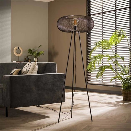 Gulvlampe Jill DH Interiør Sort LxBxH 65x53x27 Nikkel Atmosfærisk foto diagonalt set forfra