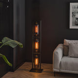 Gulvlampe Hilda DH Interiør Sort LxBxH 162x38x29 Metal Atmosfærisk foto diagonalt set forfra