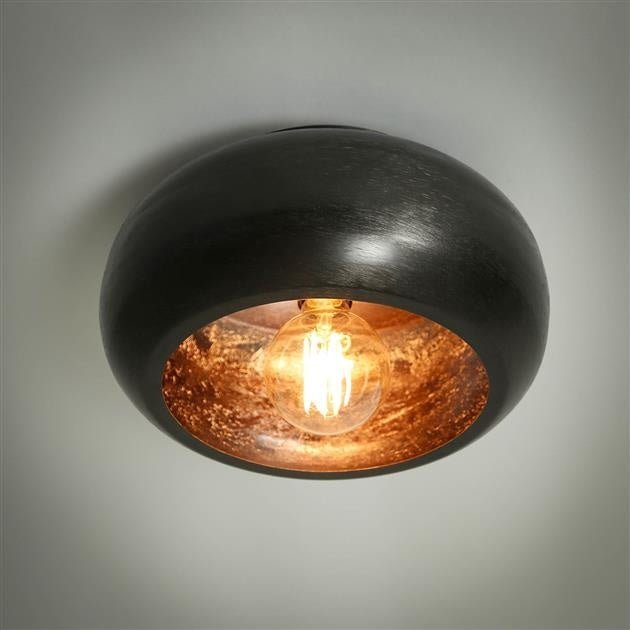 Loftslampe Skyler DH Interiør Sort LxBxH 34x34x18 Nikkel Atmosfærisk foto diagonalt set forfra